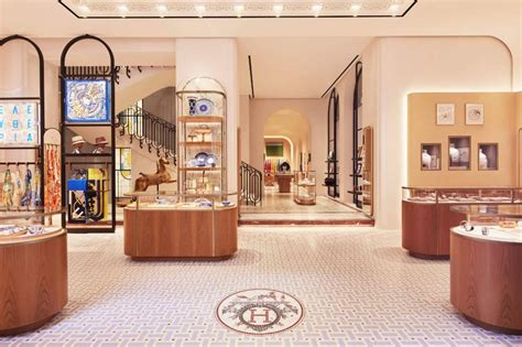 hermes italy contact|hermes store in milan italy.